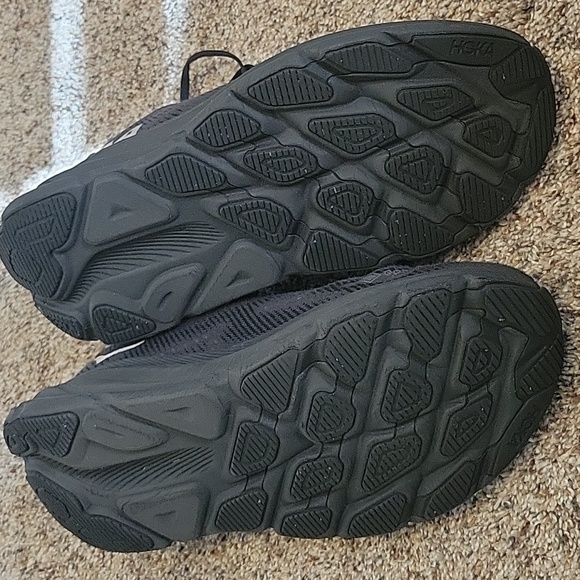 Hoka Clifton 9 Black Athletic Shoes - Picture 4 of 7